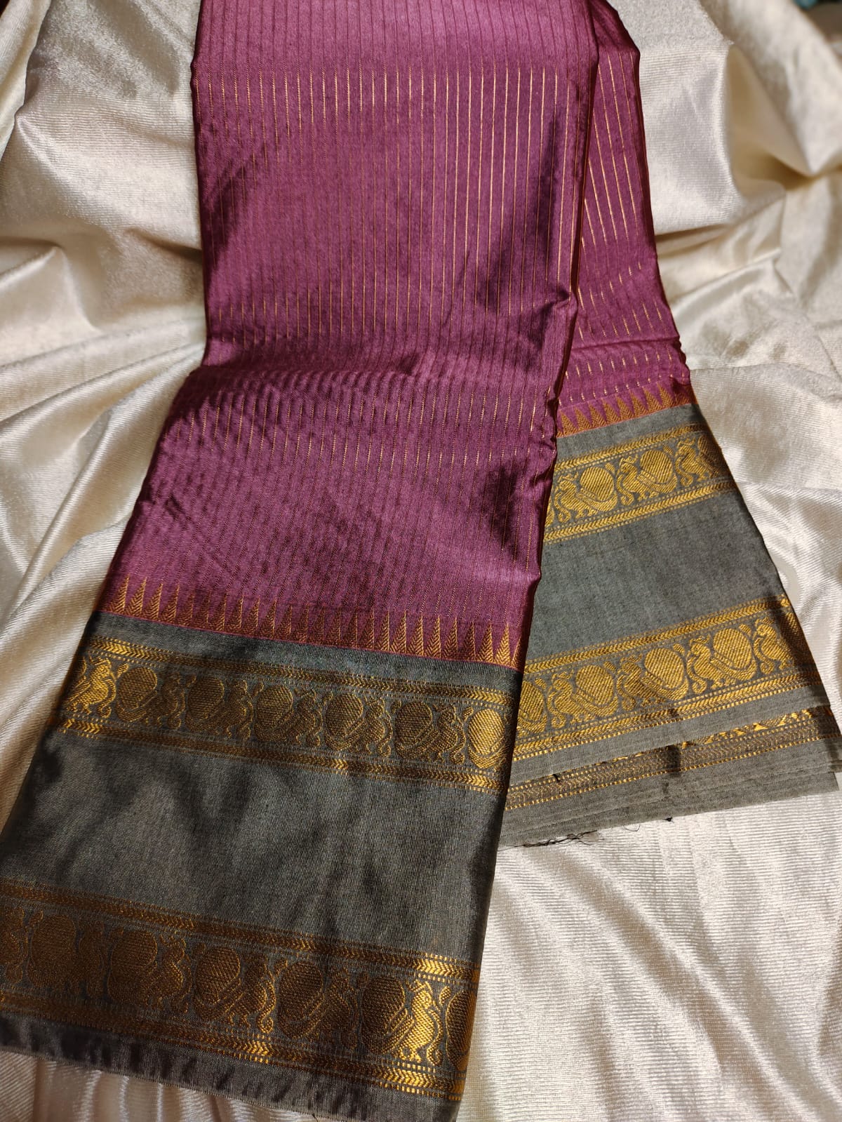 Vitange gadwal silk