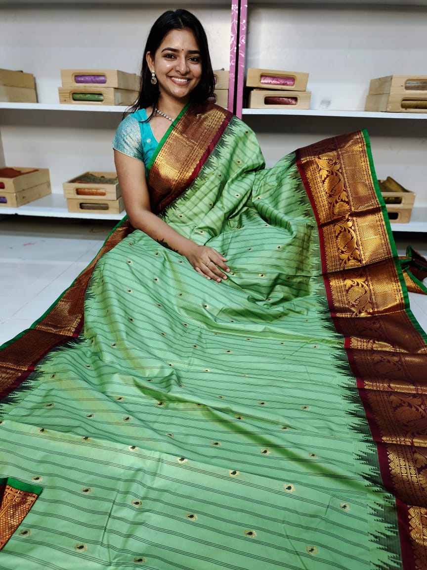 Gadwal offer sarees