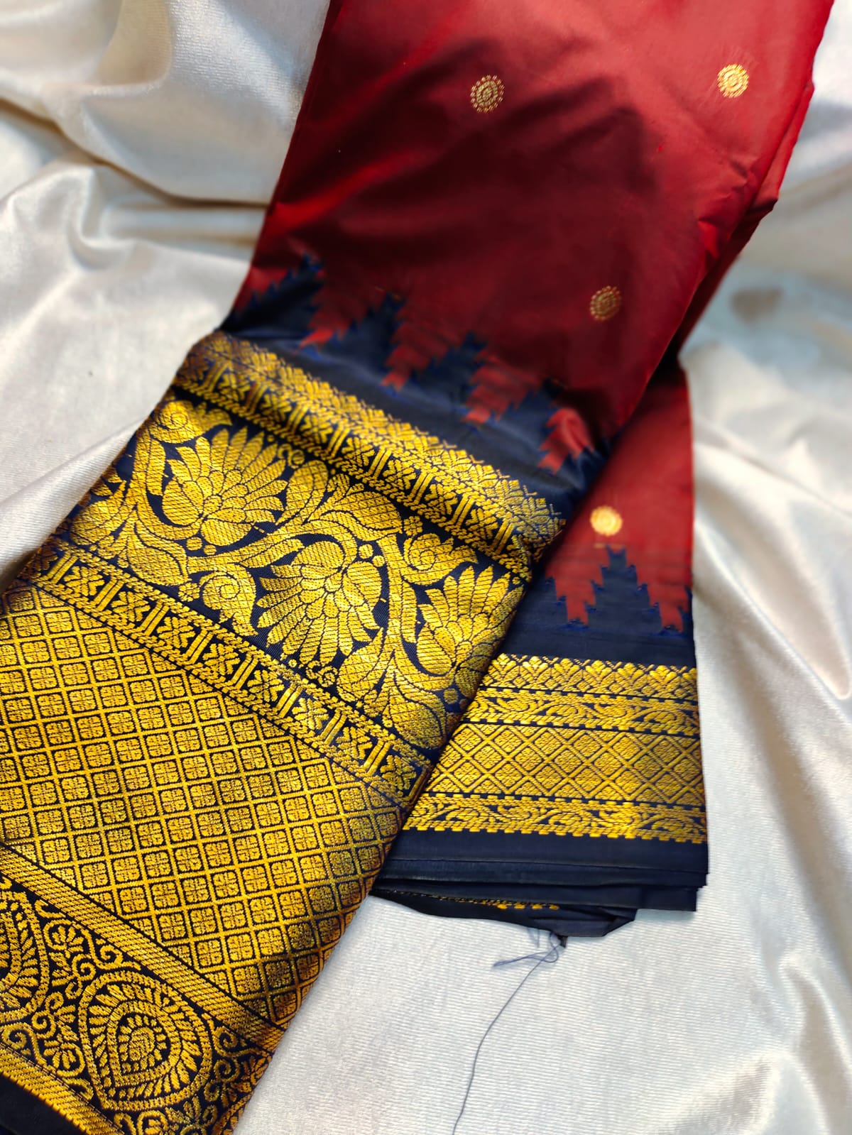 60% offer gadwal sarees