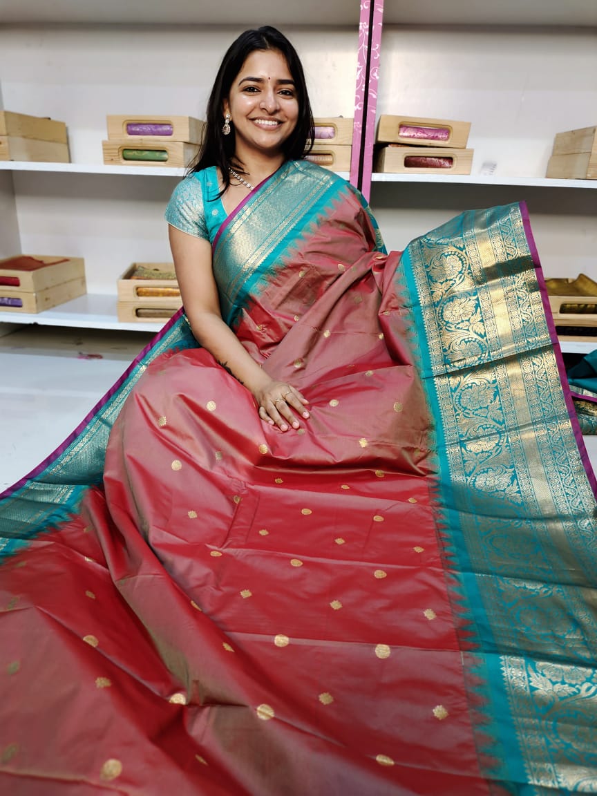 Gadwal offer sarees