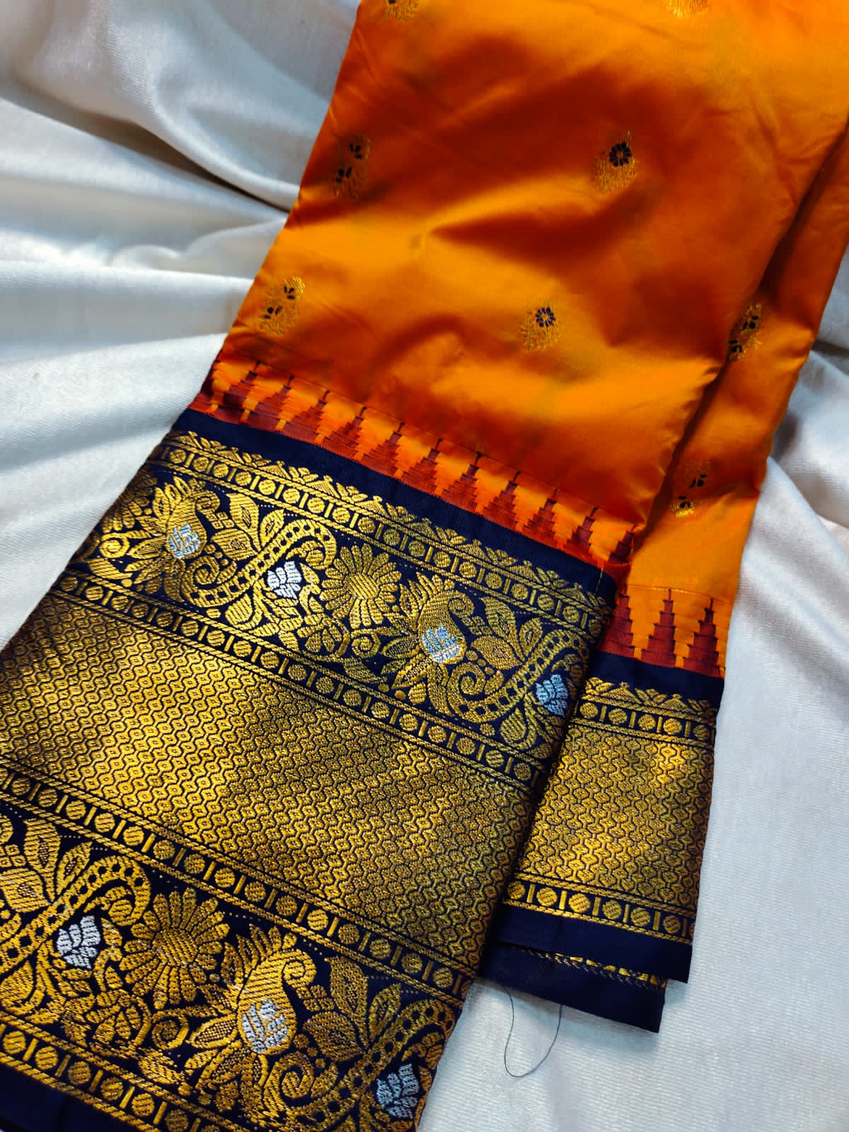 60% offer gadwal sarees