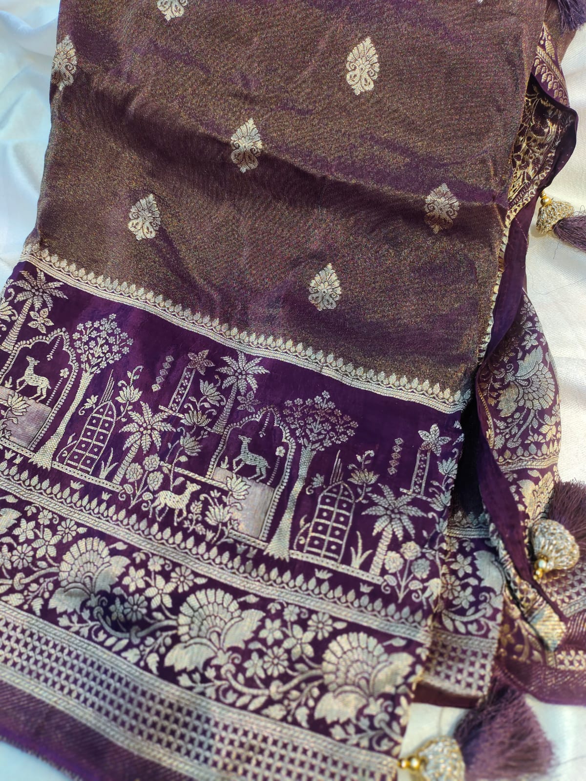 Tishu banarasi