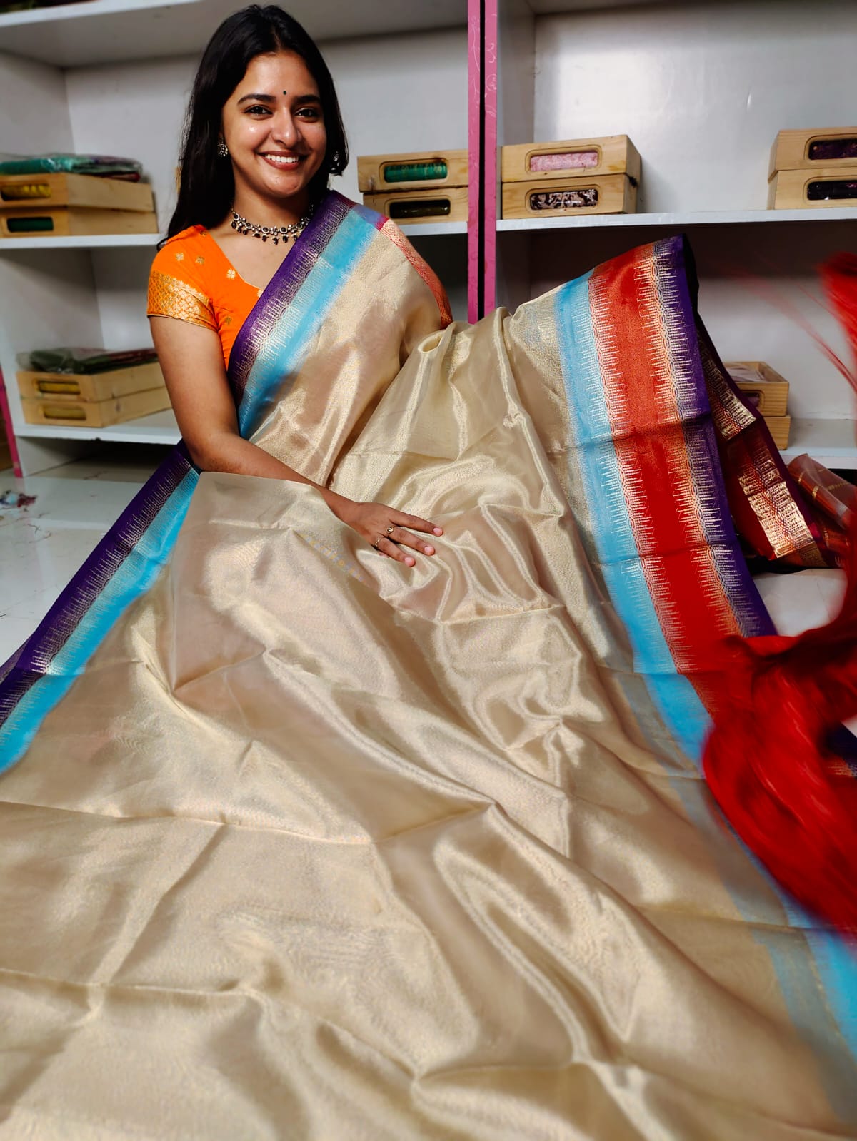 దీపావళికి చీరలు ఆఫర్ చేయండి