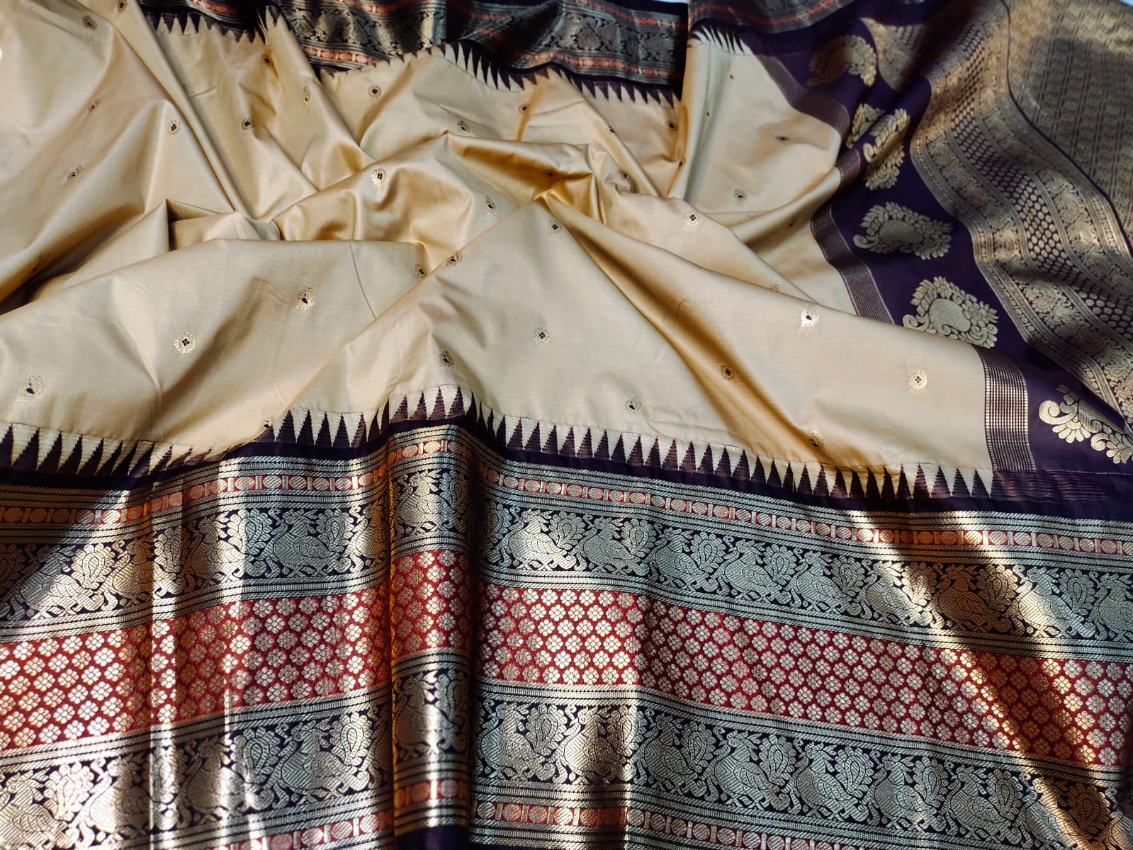 Vintage valli gadwal