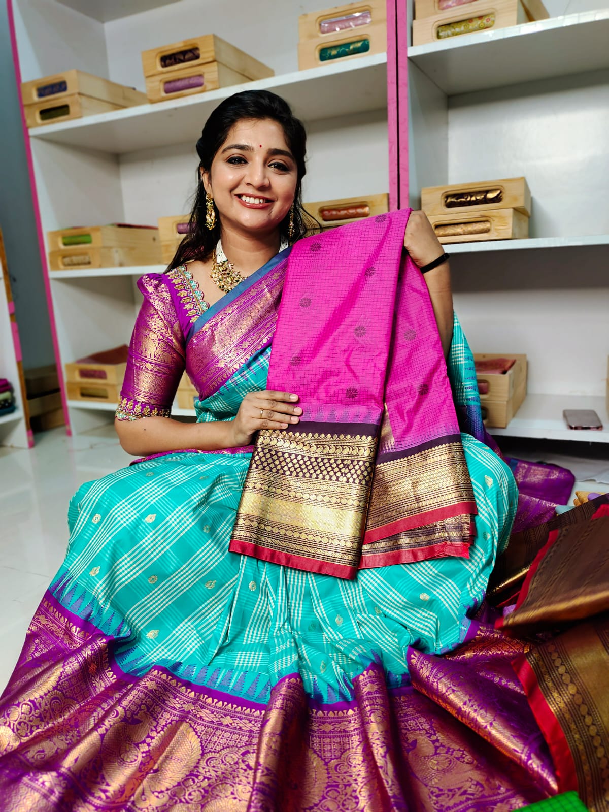 Vitange gadwal silk