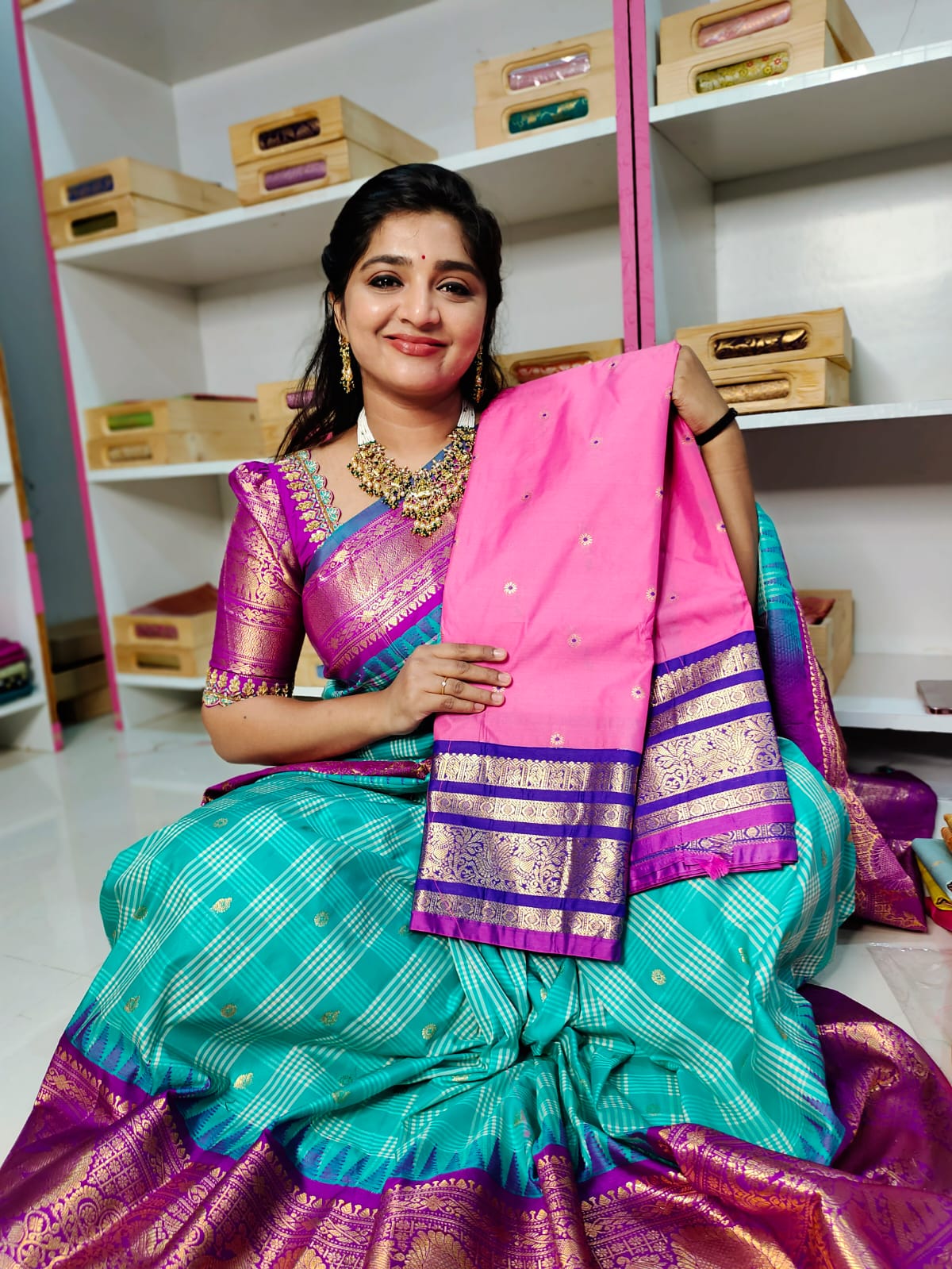 Vitange gadwal silk