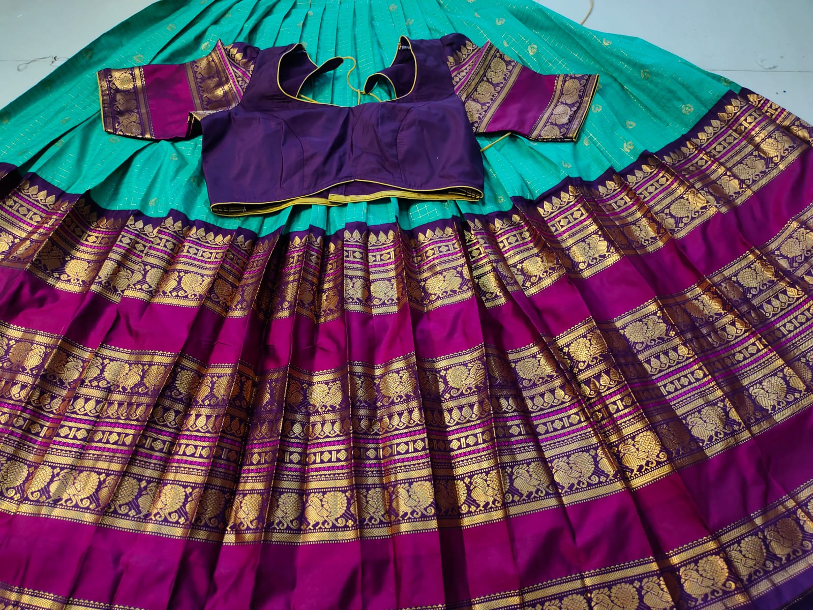 Vintage gadwal lehangas