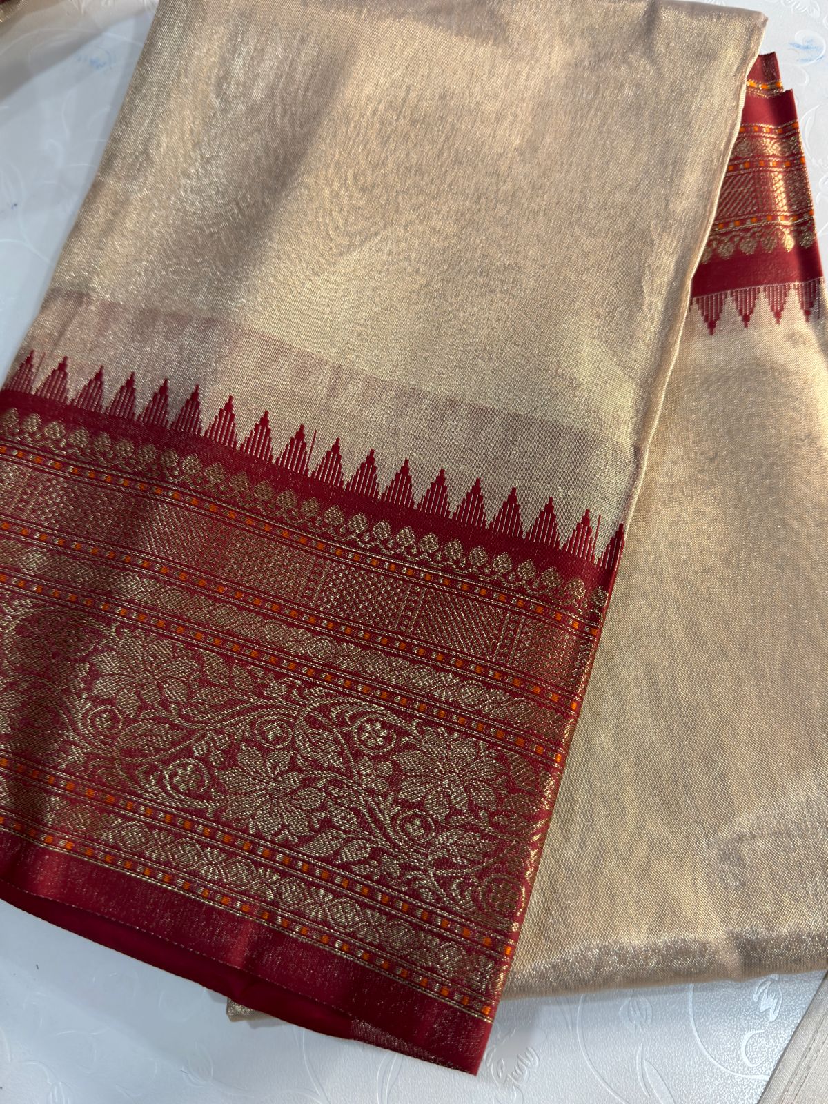 Banarasi tishu