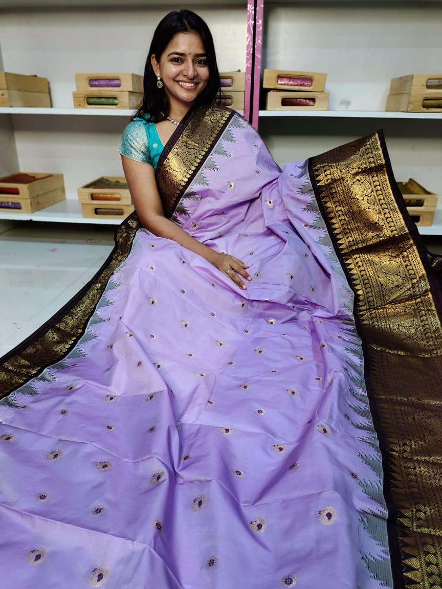 Gadwal offer sarees