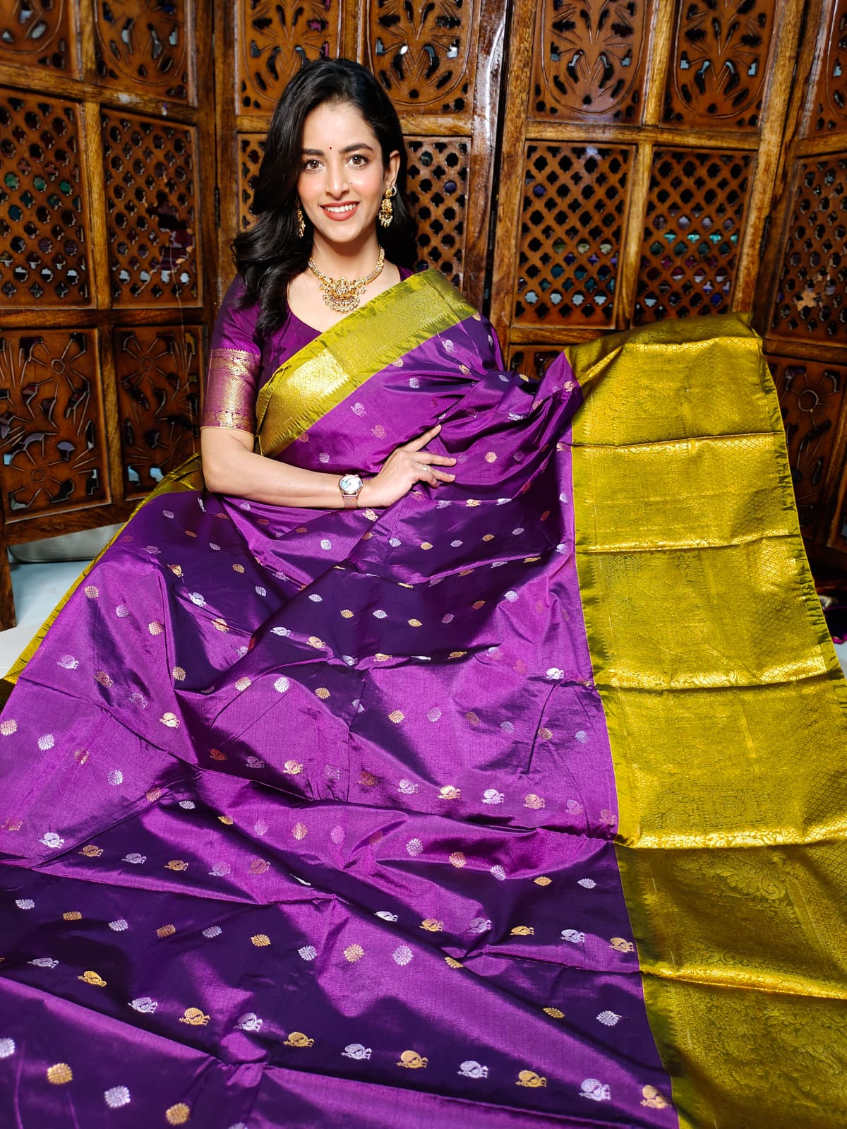 60% గద్వాల్ పట్టును అందిస్తున్నాయి