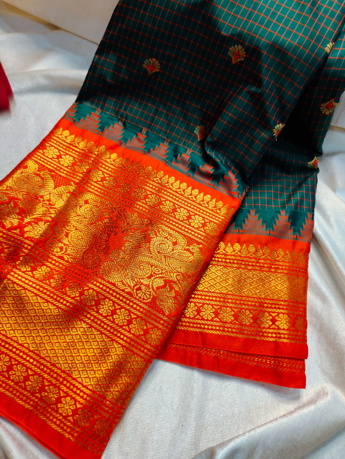60% offer gadwal sarees