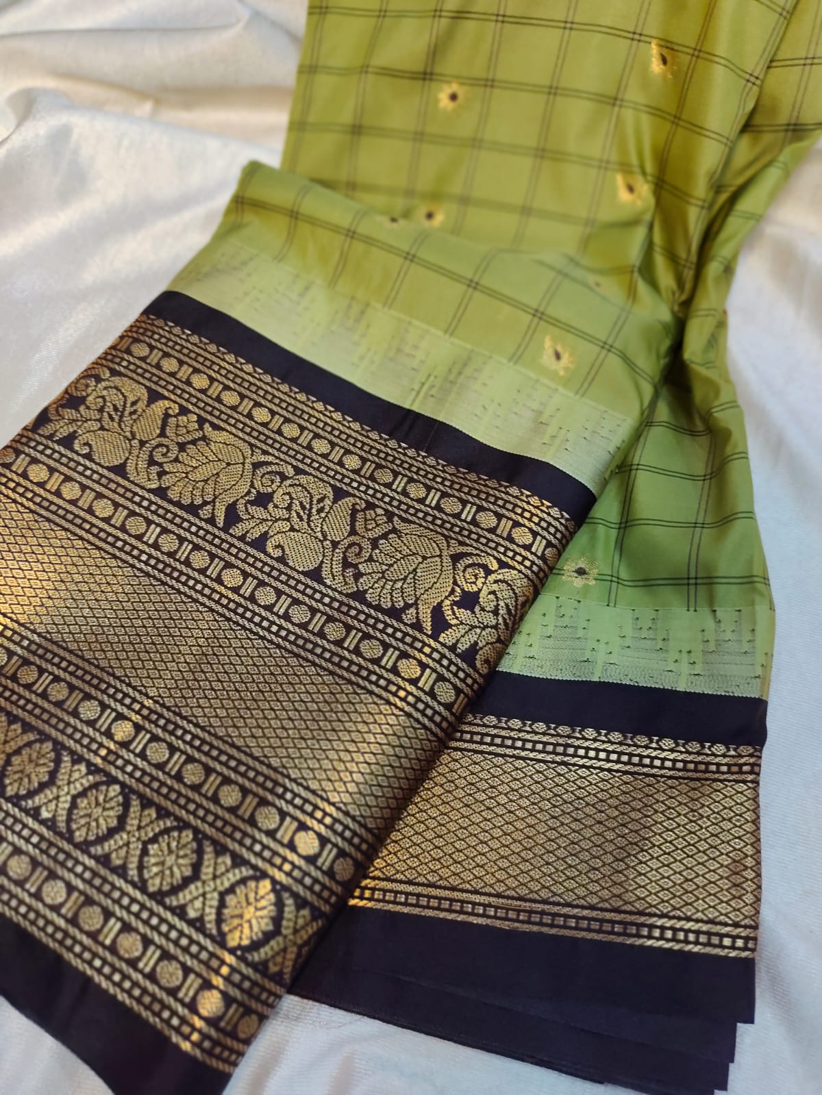 Sravanam gadwal sale