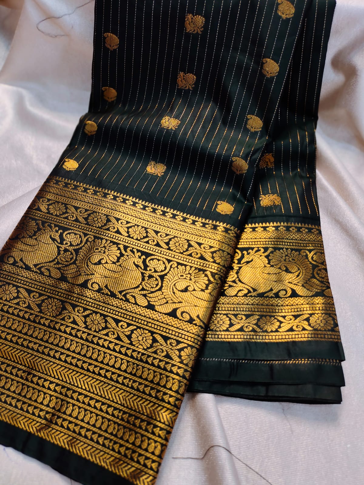 Vintage valli gadwal