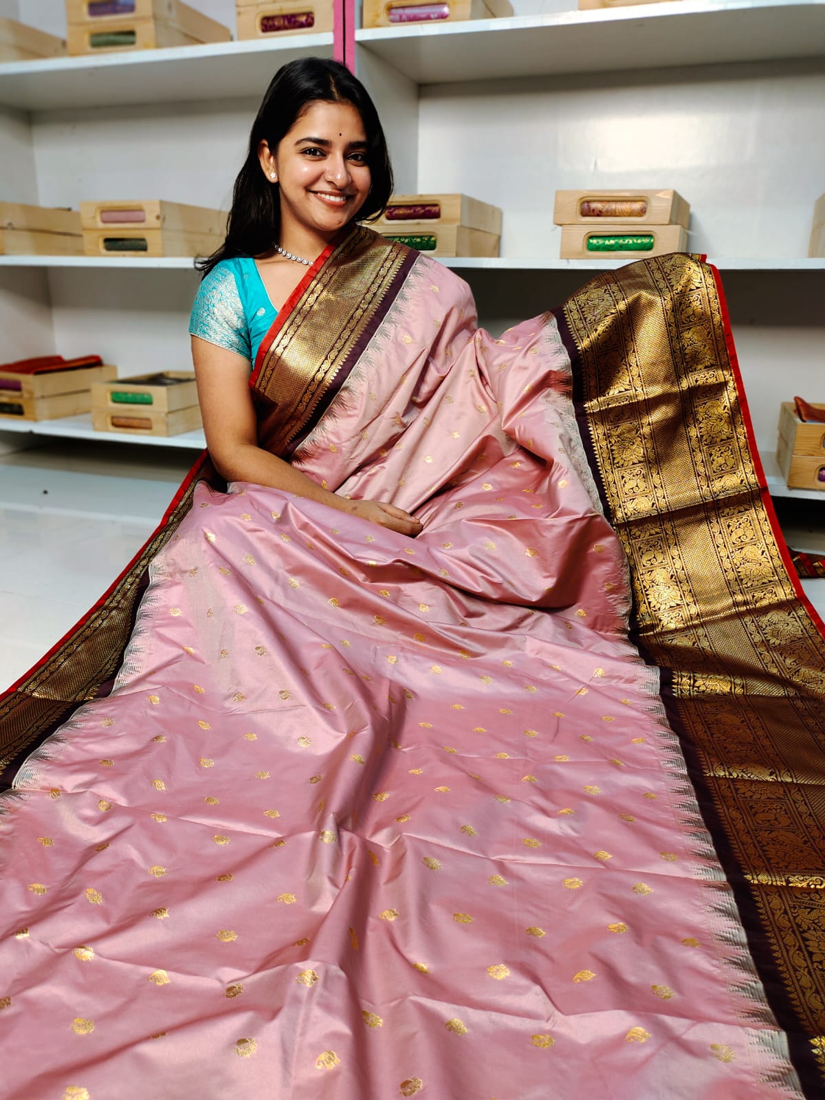 Vitange gadwal silk
